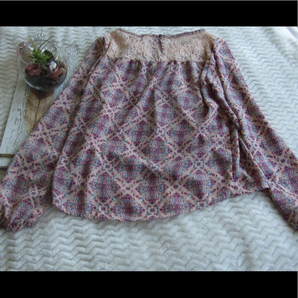 Xhilaration Flowy Top With Long Sleeves - Picture 6 of 8